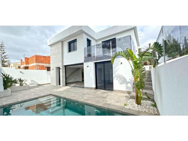 Chalet en venta en Torrevieja photo 0
