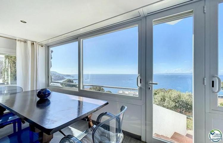 Apartamento en venta en Roses photo 0