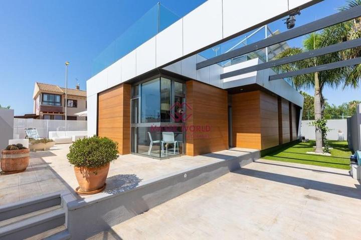 Chalet en venta en Pilar de la Horadada, PILAR DE LA HORADADA photo 0