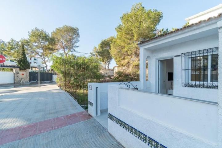 Bungalow en venta en Orihuela Costa, Las Filipinas photo 0