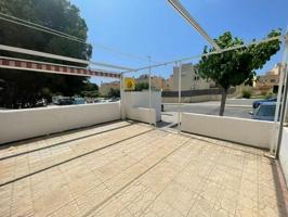 Local comercial en venta en El Campello, L'Alacantí photo 0