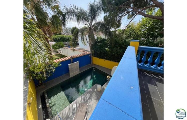 Chalet en venta en Empuriabrava photo 0