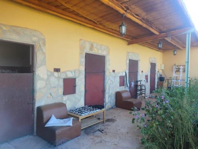 Casa con terreno en venta en Requena, Comunidad valenciana photo 0