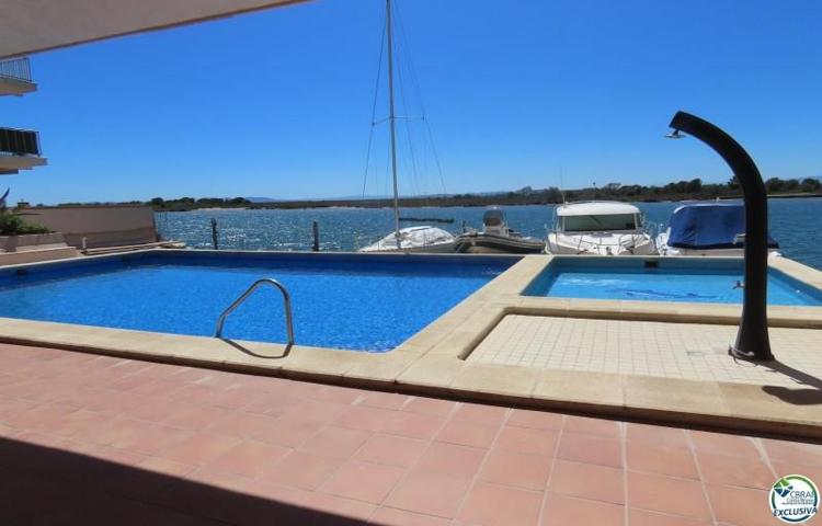 Apartamento en venta en Roses photo 0