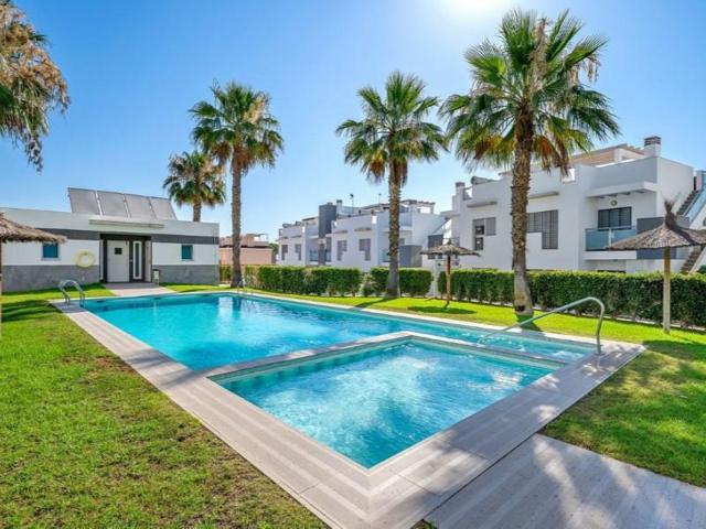 Aticos en venta en Torrevieja photo 0