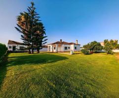 Chalet en venta en Chiclana de la Frontera, Ctra. Playa de la Barrosa photo 0