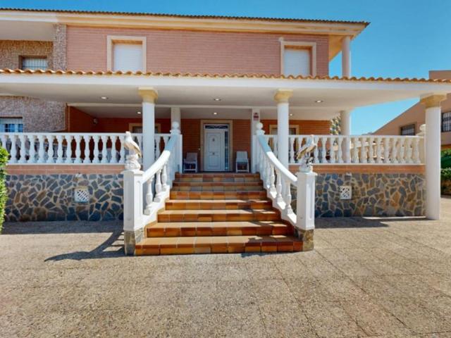 Chalet en venta en La Manga del Mar Menor photo 0