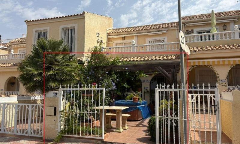 Bungalow en venta en Santa Pola photo 0