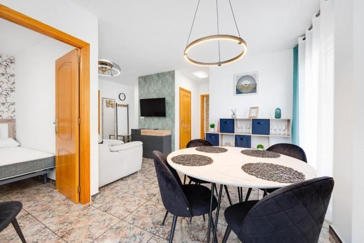 Apartamento en venta en Torrevieja, Playa de los Naufragos photo 0