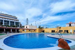 Piso en venta en Los Cristianos, Avenida Juan Carlos I, 38650 photo 0
