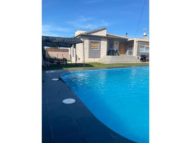 Casa con terreno en venta en Torrevieja, Los Altos photo 0