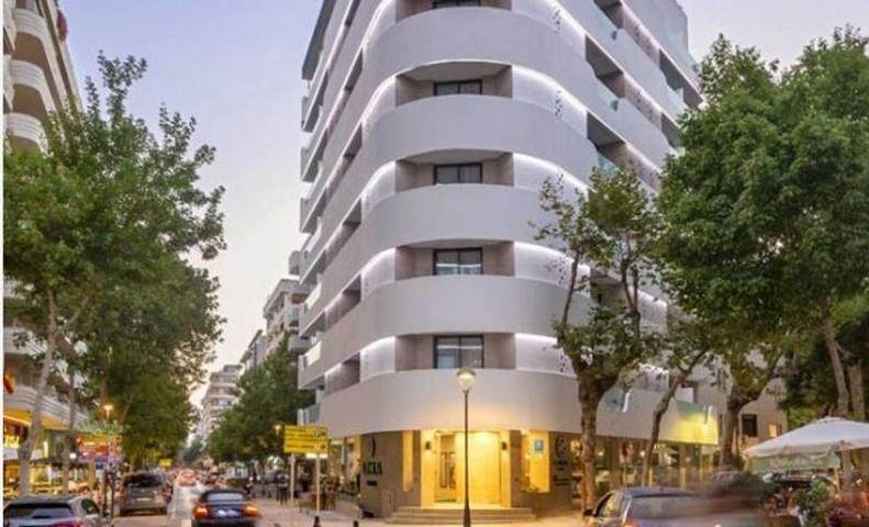 Piso en venta en Marbella, Costa del Sol Occidental-Área de Marbella photo 0