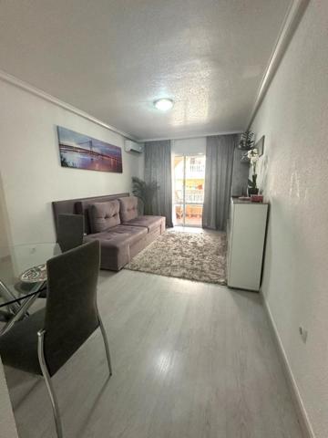 Apartamento en venta en Torrevieja photo 0