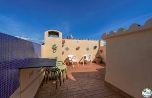 Apartamento en venta en Empuriabrava photo 0