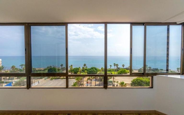 Apartamento en venta en Torrevieja photo 0