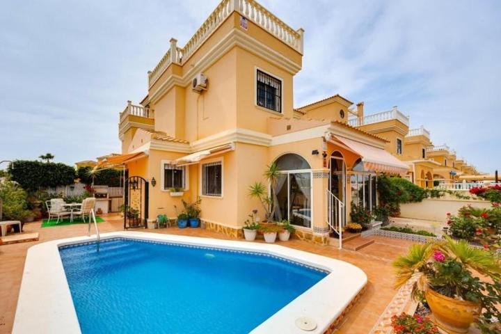 Chalet en venta en Algorfa photo 0