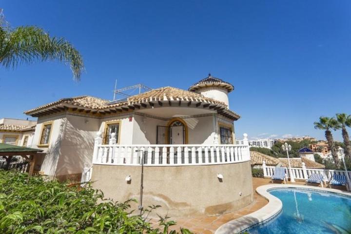 Chalet en venta en Villamartin photo 0