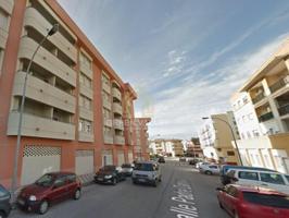 Local comercial en venta en Los Barrios photo 0