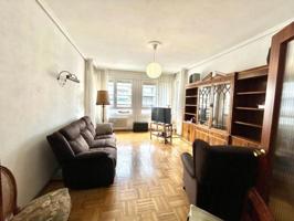 Piso en venta en Vitoria-Gasteiz, Avenida photo 0