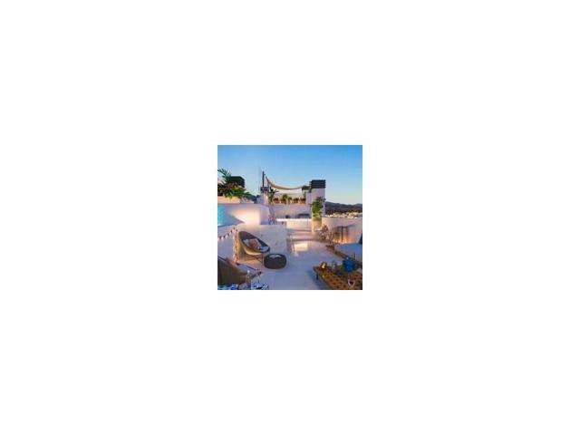 Piso en venta en Estepona photo 0