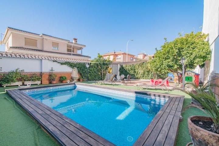 Chalet en venta en Maracena, Zona metropolitana photo 0