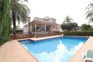 Chalet en venta en Pilar de la Horadada photo 0