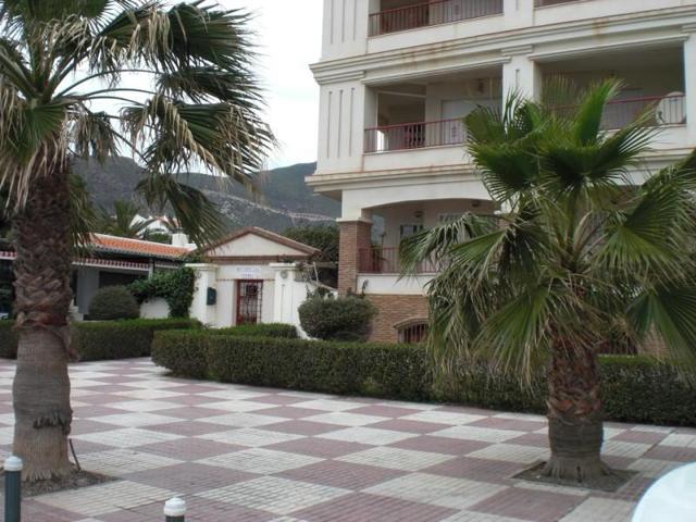 Apartamento en venta en Gualchos, Centro photo 0