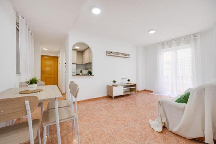 Apartamento en venta en Torrevieja, Playa del cura photo 0