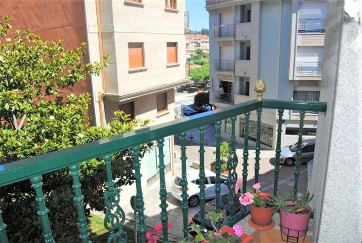 Piso en venta en Sanxenxo, Salnés photo 0