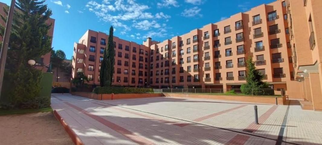 Apartamento en venta en Madrid, San Blas - Las Rejas photo 0