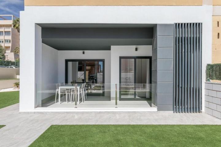 Apartamento en venta en Torrevieja, Torreblanca photo 0