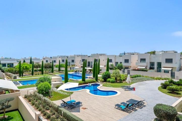 Apartamento en venta en Orihuela Costa photo 0