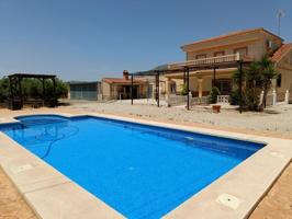 Chalet en venta en Hondon de las Nieves photo 0