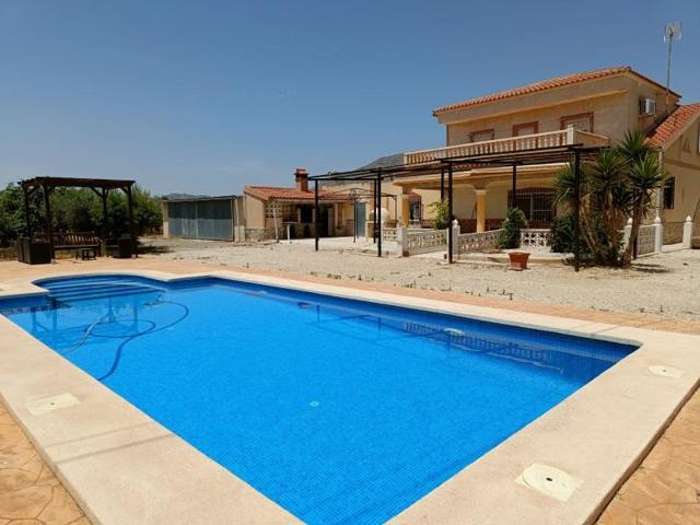 Chalet en venta en Hondon de las Nieves photo 0