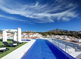 Apartamento en venta en Marbella, Nueva Andalucia - La Campana photo 0