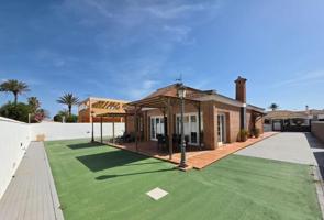 Chalet en venta en La Manga del Mar Menor, LA MANGA photo 0