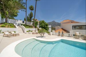 Casa en venta en Marbella photo 0