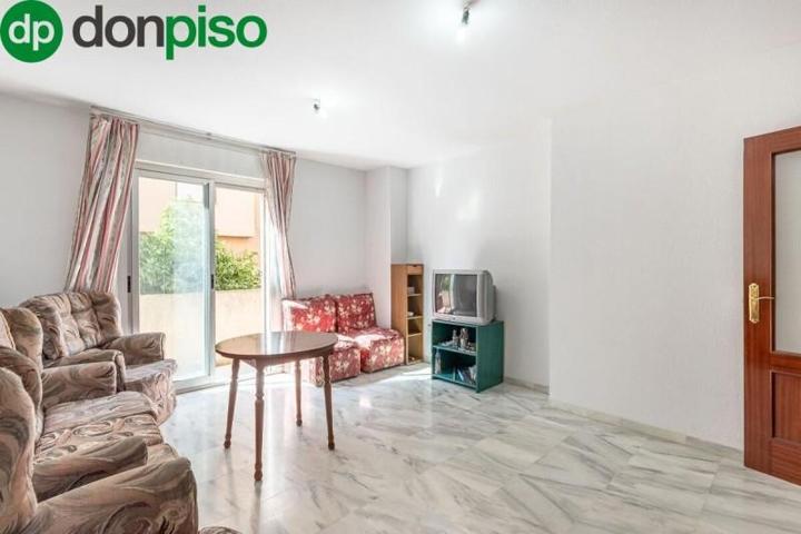 Piso en venta en Granada, Barrio de los Periodistas photo 0