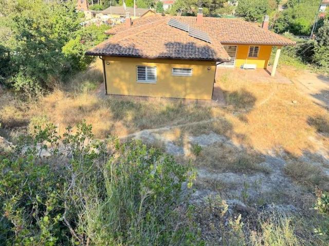 Casa en venta en Torrelles de Foix, La plana de les torres photo 0
