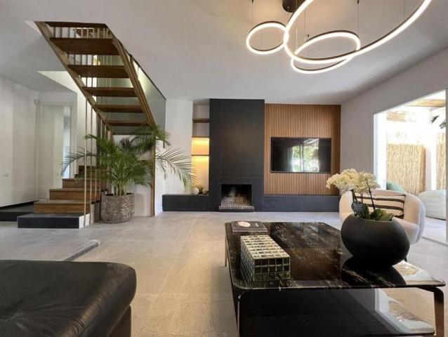 Adosada en alquiler en Marbella, Nueva Andalucia photo 0