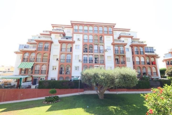 Apartamento en venta en Torrevieja, La Mata photo 0