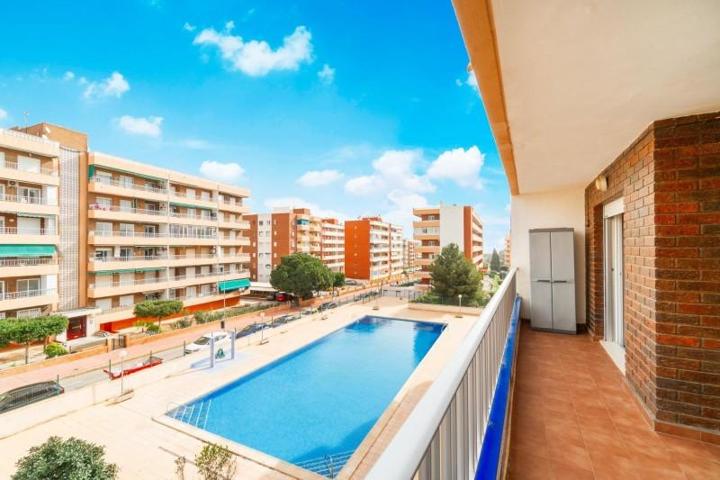 Apartamento en venta en Torrevieja, Torrevieja photo 0