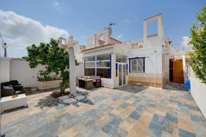 Adosada en venta en Torrevieja photo 0