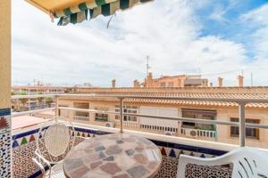 Aticos en venta en Torrevieja, Playa de los Naufragos photo 0