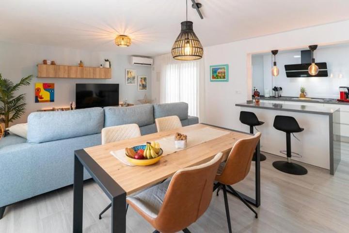 Piso en venta en Santa Pola, Calle Rojales, 03130 photo 0