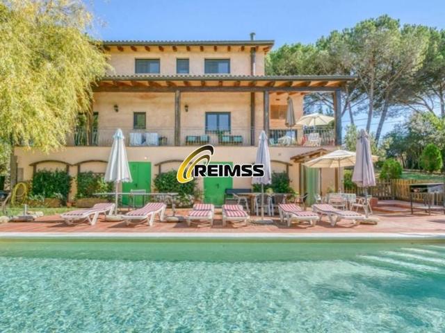 Casa en venta en Sils photo 0