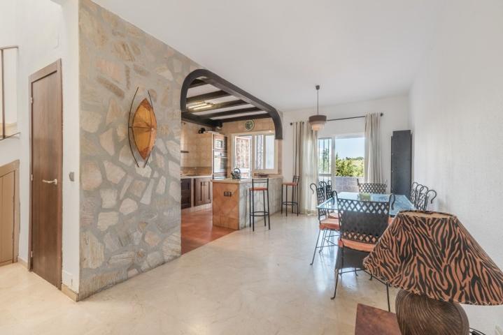 Adosada en venta en Estepona, Bel air photo 0