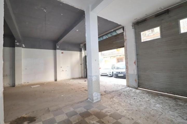 Local comercial en venta en Valencia, Nou Moles photo 0