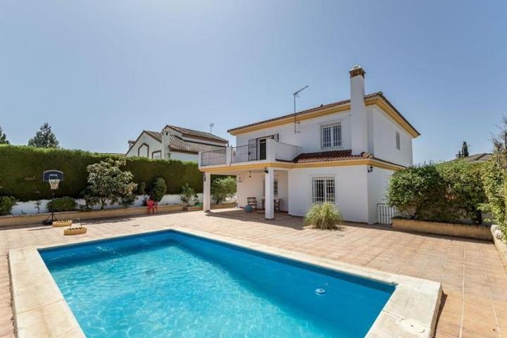 Casa en venta en Peligros, Monteluz photo 0