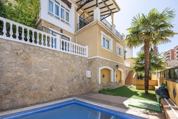 Casa en venta en Granada, Carretera de la sierra photo 0
